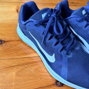 Nike Men's Dark Blue Athletic Shoes